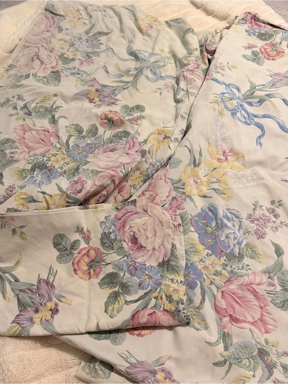 Floral Ribbon Print Bedding Sheet Set in Cream, Pink & Blue